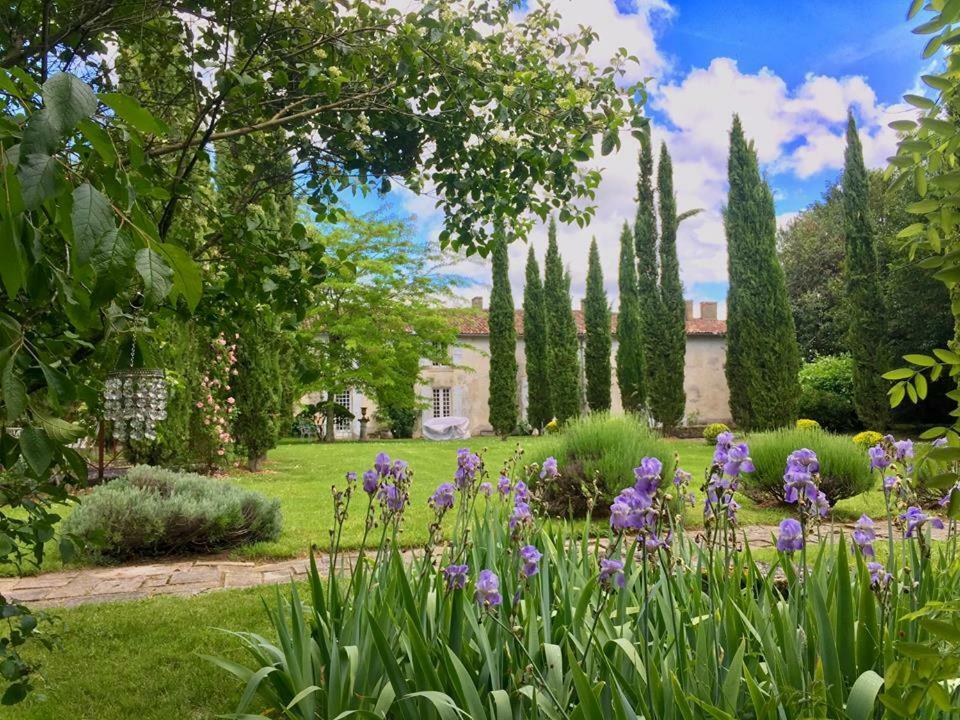 Bed and Breakfast Domaine De Rennebourg Saint Denis Du Pin Exterior foto